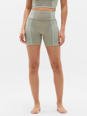 Recharge Seamless 5" Short